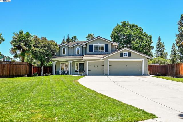 96 Trixie Dr, Livermore CA: https://media.crmls.org/mediaz/a9535f11-e9fb-400f-b465-b03dba0d8dfd.jpg