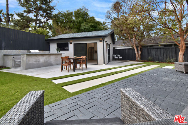 4512 Libbit Avenue, Encino CA: https://media.crmls.org/mediaz/a95396de-9d91-4513-99f1-e3c641d04c7b.jpg