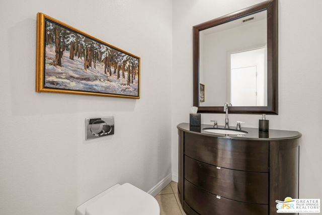 38 Calle Del Norte, Rancho Mirage CA: https://media.crmls.org/mediaz/a954ab29-6a98-465b-85f4-d25e6f559986.jpg