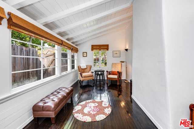 4150 Elmer Avenue, Studio City CA: https://media.crmls.org/mediaz/a9552460-5847-4d3a-a806-d956a0cc9e16.jpg
