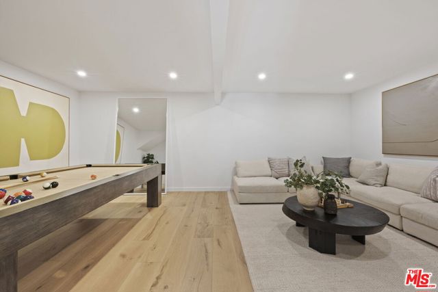 431 Montana Circle, Ojai CA: https://media.crmls.org/mediaz/a9555456-55e2-4dce-bd64-6adc3255fa72.jpg