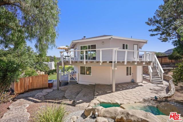 1746 Deerhill Trail, Topanga CA: https://media.crmls.org/mediaz/a9575b69-4fbc-48d1-aa69-91ee4584b739.jpg