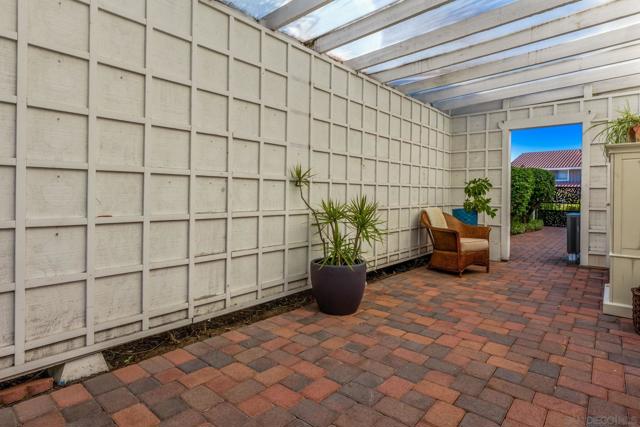 27126 Mariscal Ln, Mission Viejo CA: https://media.crmls.org/mediaz/a957fb41-159a-468a-a320-0461e1a4a7ea.jpg