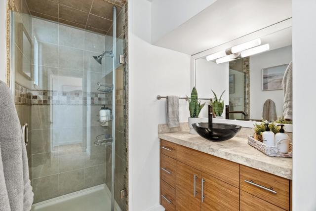 9 Rockview Drive, Santa Cruz CA: https://media.crmls.org/mediaz/a958424b-75d8-4d93-8e0d-2f73a37a179a.jpg