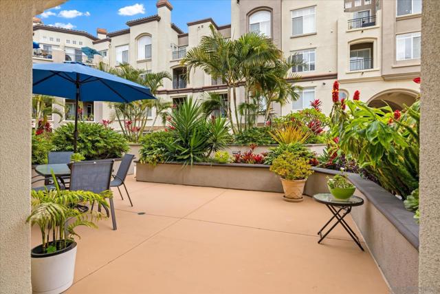 9237 Regents Rd., La Jolla CA: https://media.crmls.org/mediaz/a9590845-e49c-4553-9d88-b860e06e1faf.jpg