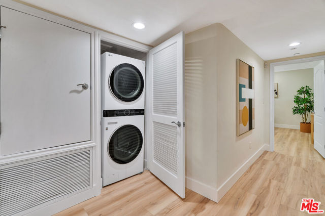 118 S Clark Drive, West Hollywood CA: https://media.crmls.org/mediaz/a959560b-2e42-4c78-a1b9-8bf653d26da4.jpg