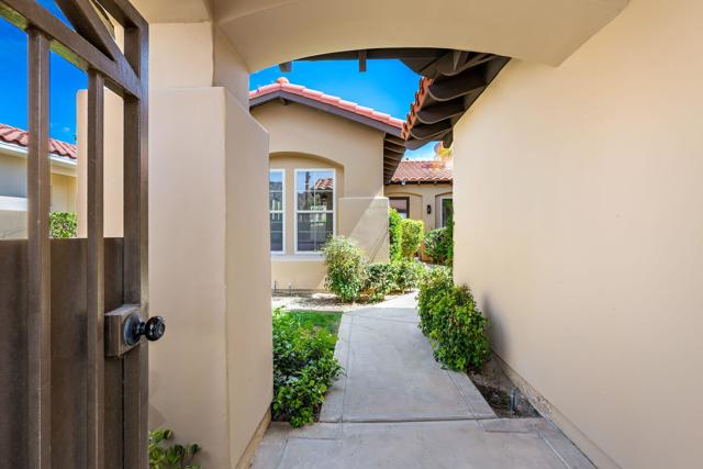 80305 Cedar, La Quinta CA: https://media.crmls.org/mediaz/a9596128-b9e8-4a4a-a424-468f339538e8.jpg