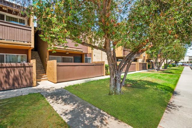 3456 Castle Glen Dr, Mission Valley CA: https://media.crmls.org/mediaz/a95975ea-a1d6-4388-aee4-bda2d4cff75a.jpg