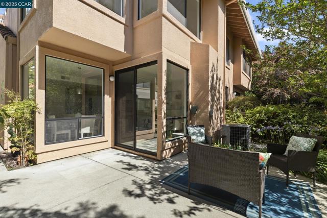 731 Lakemont Pl, San Ramon CA: https://media.crmls.org/mediaz/a95a6d01-ea4d-4e5b-99a6-a645c513cd47.jpg