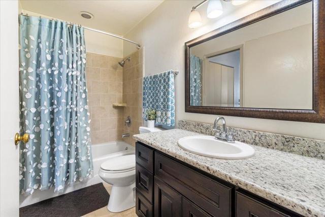 201 Silver Leaf Drive, Watsonville CA: https://media.crmls.org/mediaz/a95a7104-87bf-4dbb-92d3-ab6400990062.jpg