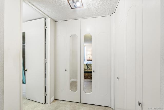 6455 La Jolla Blvd, La Jolla CA: https://media.crmls.org/mediaz/a95a8845-6271-4df1-a809-499231bf0805.jpg