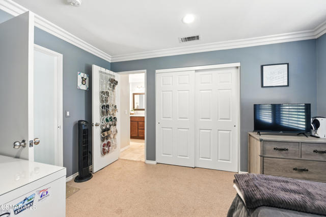 6224 Tangelo Place, Simi Valley CA: https://media.crmls.org/mediaz/a95ace46-b571-4969-9363-6d9fd0a0856b.jpg