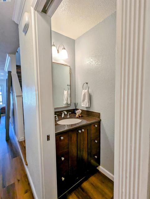 Image 4 of 19 For 1547 Parkwood Pl