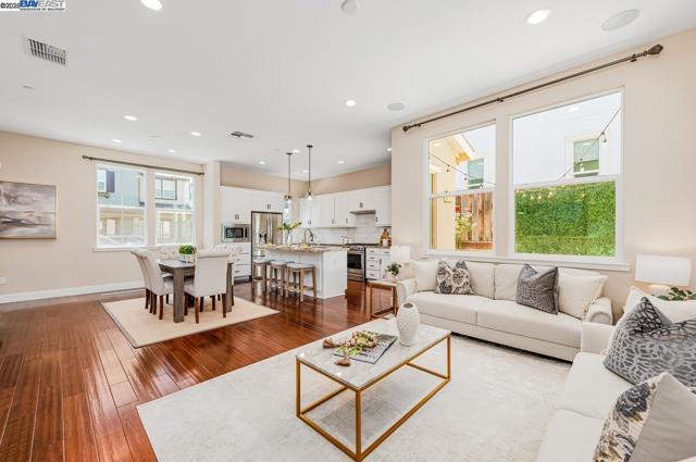 4069 Chalk Hill Way, Dublin CA: https://media.crmls.org/mediaz/a95c153e-3a56-4800-9b32-49974d0a8371.jpg