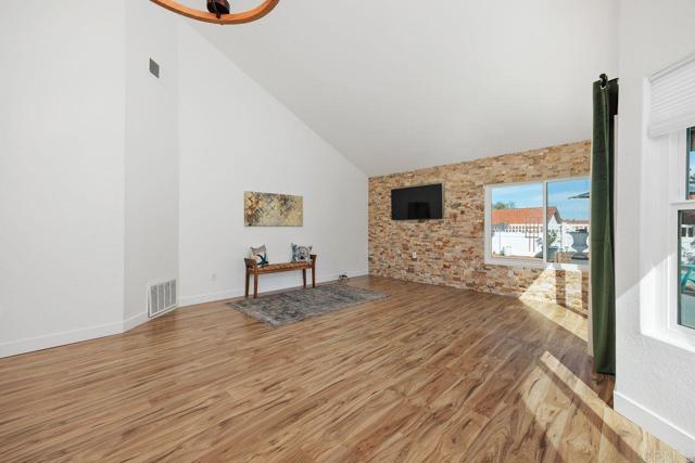 Detail Gallery Image 14 of 62 For 4706 Zamora Way, Oceanside,  CA 92056 - 2 Beds | 2 Baths