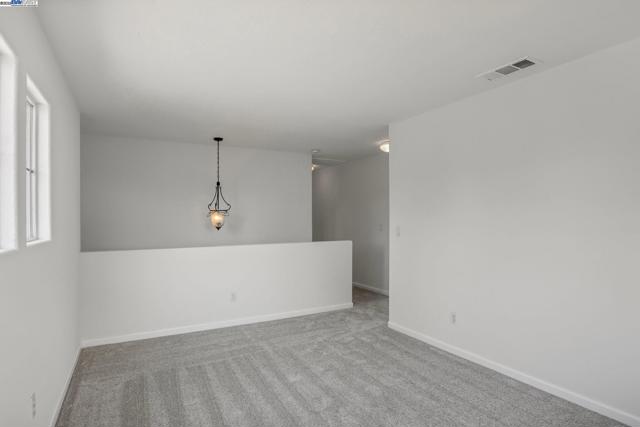 Image 29 of 58 For 552 Stonehaven Ct
