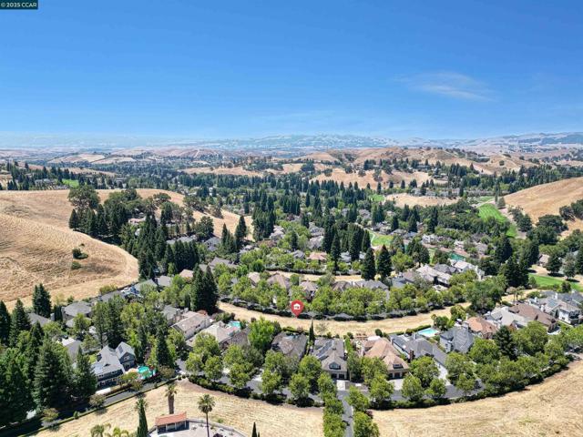 4343 Quail Run Ln, Danville CA: https://media.crmls.org/mediaz/a95d5823-e9fe-4ea6-b52a-6b47c04df018.jpg