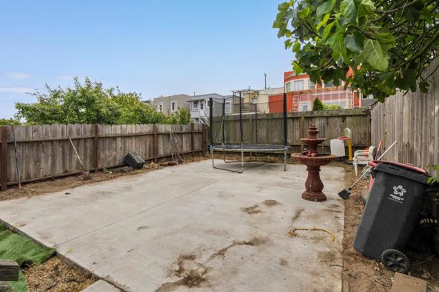 373 Winchester Street, Daly City CA: https://media.crmls.org/mediaz/a95d6161-f802-4fe1-88eb-2d23e0f8cb37.jpg