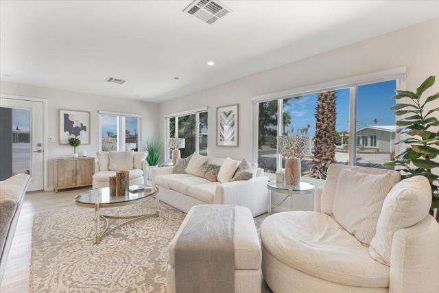 73411 Brown Rabbit Drive, Palm Desert CA: https://media.crmls.org/mediaz/a95e1bd9-d866-4801-87dc-dc48fc6bc1a9.jpg