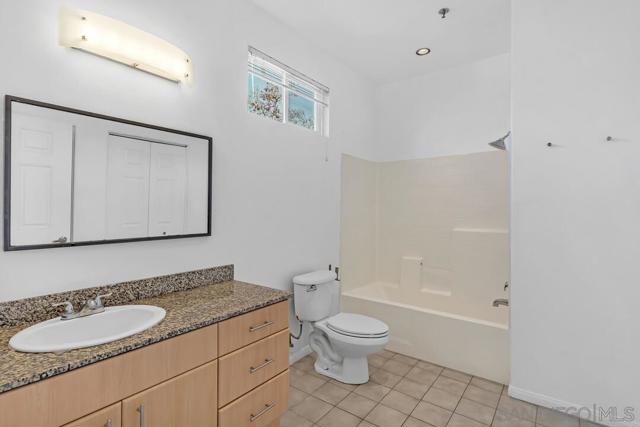 1642 7th Ave, San Diego, California 92101, 1 Bedroom Bedrooms, ,1 BathroomBathrooms,Condominium,For Sale,7th Ave,240023157SD