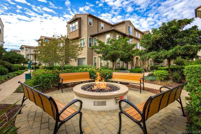 16206 Veridian Cir, San Diego CA: https://media.crmls.org/mediaz/a95e3e4a-b9f5-4dc7-ab5e-53764e49b4c5.jpg