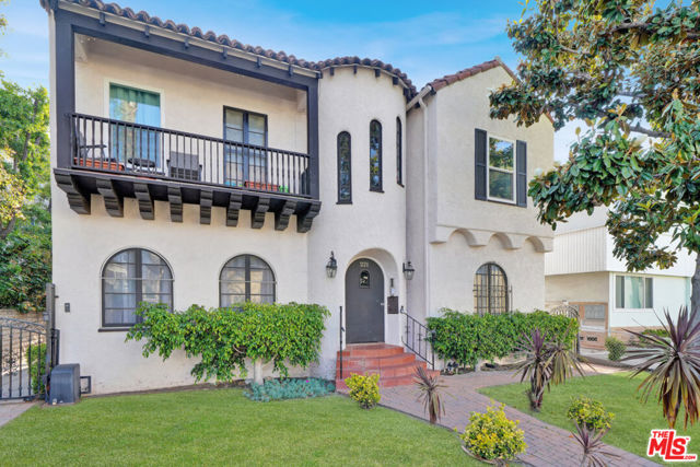 221 S Tower Drive, Beverly Hills CA: https://media.crmls.org/mediaz/a95e61bf-7903-46f1-975d-86f1cd632d80.jpg