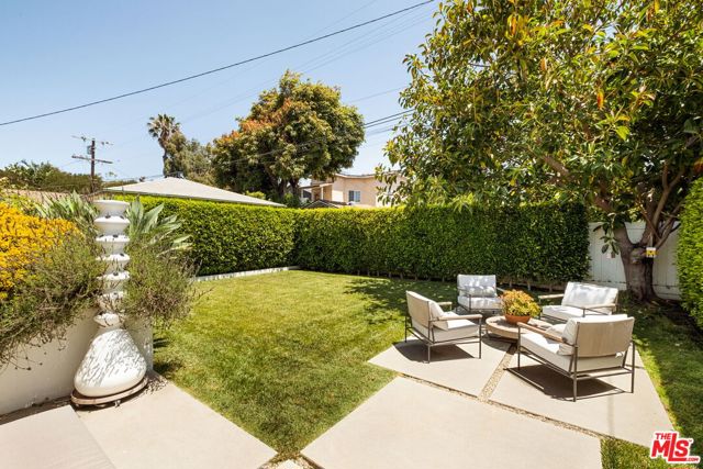 2468 Wellesley Avenue, Los Angeles CA: https://media.crmls.org/mediaz/a95ee5af-51d9-4267-ab83-a6f1078a824c.jpg