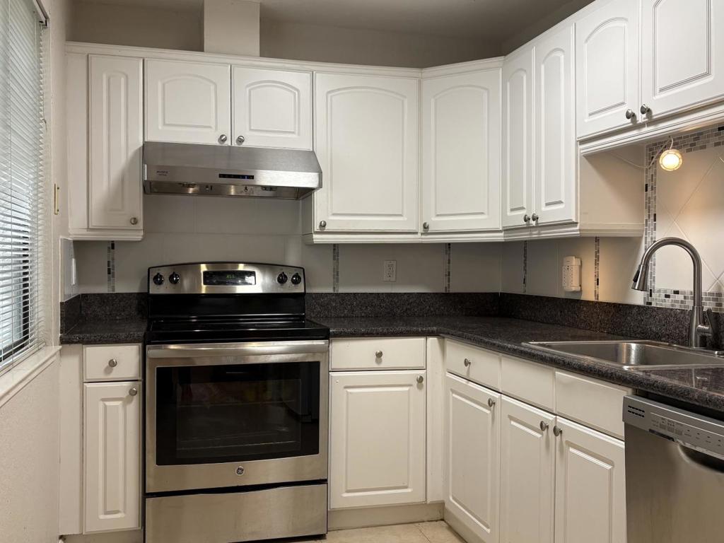 449 Alberto Way #131