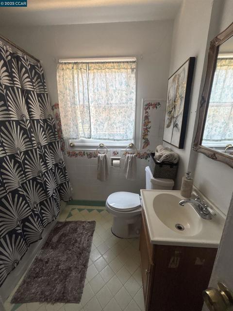 2765 Tuolumne Street, Vallejo CA: https://media.crmls.org/mediaz/a9602157-1158-46d4-a8a5-73132d7709d2.jpg