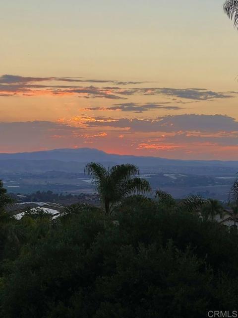 2073 Elevado Rd, Vista CA: https://media.crmls.org/mediaz/a96042dd-d627-441e-ab73-9e13fc2c0f29.jpg
