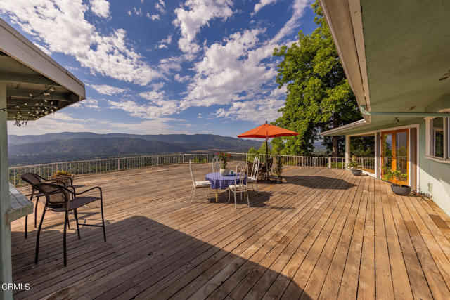 1207 N Signal Street, Ojai CA: https://media.crmls.org/mediaz/a960732f-80f8-4012-bf25-5e97250e4b62.jpg