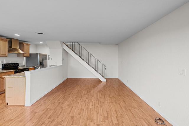 5492 Tradewinds Walkway, San Jose CA: https://media.crmls.org/mediaz/a9609121-c2f9-4497-b2a4-ec0fd206479e.jpg