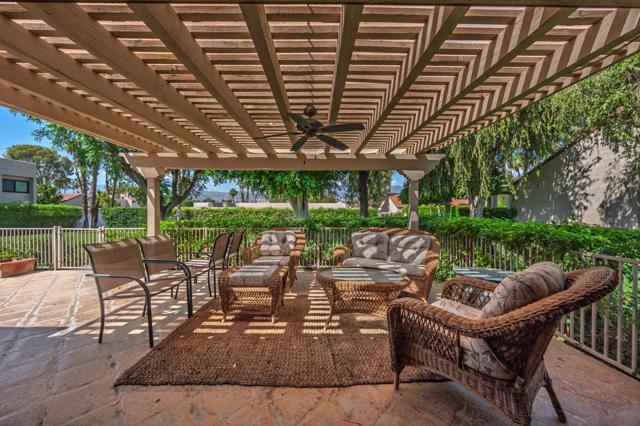 343 Forest Hills Drive, Rancho Mirage CA: https://media.crmls.org/mediaz/a960f33f-67c0-4f18-952e-d883ef788e41.jpg