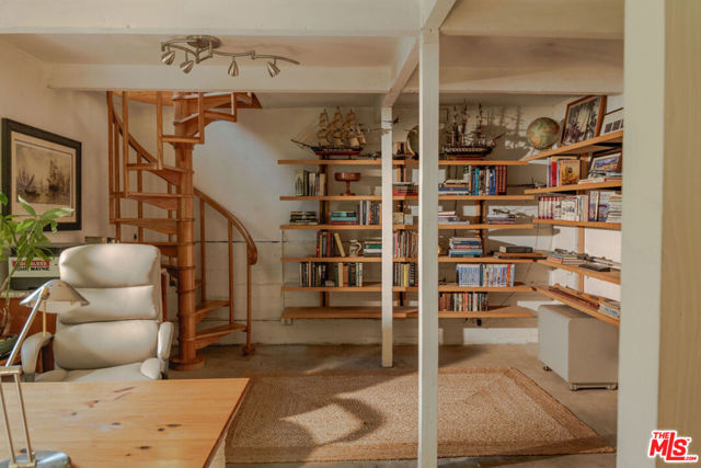 8162 Kirkwood Drive, Los Angeles CA: https://media.crmls.org/mediaz/a9610384-ce4a-497a-b878-05b30f340a3a.jpg