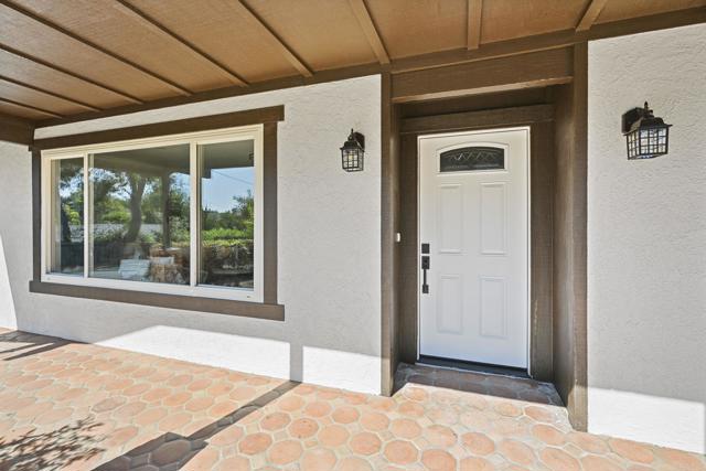 752 Quiet Place, Escondido CA: https://media.crmls.org/mediaz/a9610ffd-a152-48ec-a417-772efc71630f.jpg