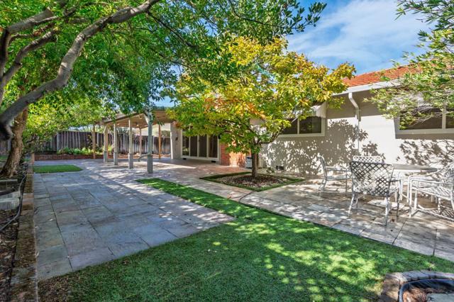 1014 W Homestead Road, Sunnyvale CA: https://media.crmls.org/mediaz/a9613c23-d390-467b-bb24-a52496930f9a.jpg