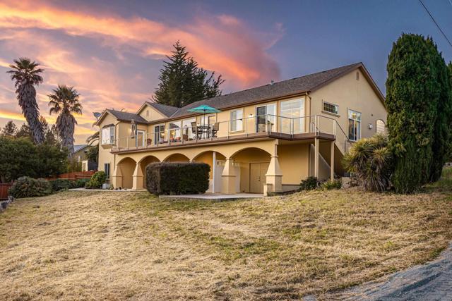 960 Smith Rd, Watsonville CA: https://media.crmls.org/mediaz/a962f388-460f-4700-af56-fbb8d2215430.jpg