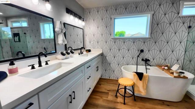 4911 Cabrillo Pt, Discovery Bay CA: https://media.crmls.org/mediaz/a9638c45-9012-44cd-82f9-9402f79ba747.jpg