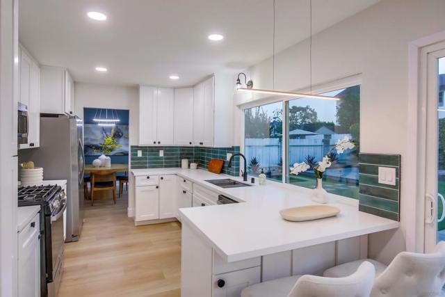 13856 Paseo Cardiel, San Diego CA: https://media.crmls.org/mediaz/a9639f9c-6bdb-4227-a957-a26d00951472.jpg