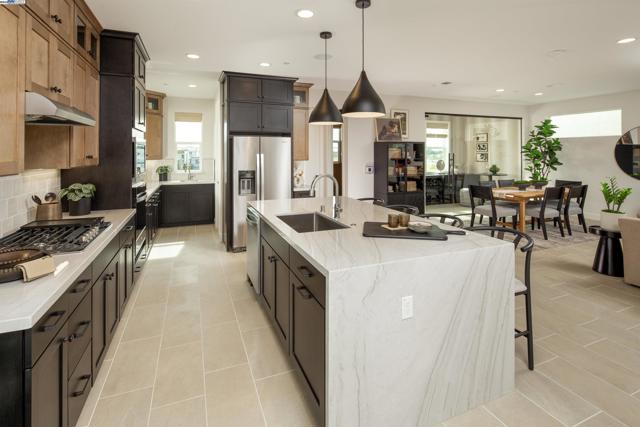 102 Compass Drive, Napa CA: https://media.crmls.org/mediaz/a964512c-0d5e-40c8-8509-9ad52683883e.jpg