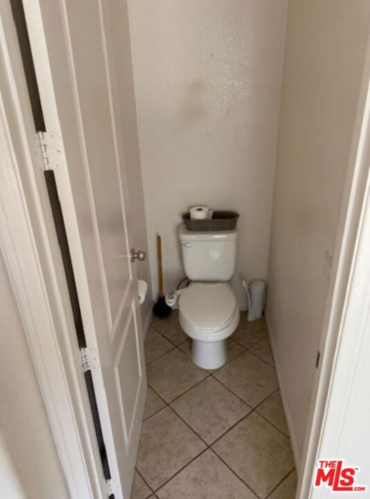 1808 Fallbrook Oaks Court, Fallbrook CA: https://media.crmls.org/mediaz/a9646650-68af-4abd-8df1-52738d461ed0.jpg