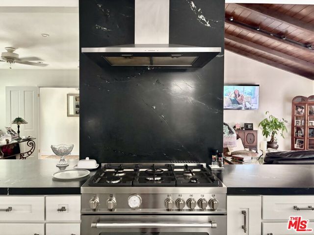 22491 Domingo Road, Woodland Hills CA: https://media.crmls.org/mediaz/a964e9df-3109-46eb-ad49-19f3e98857e2.jpg