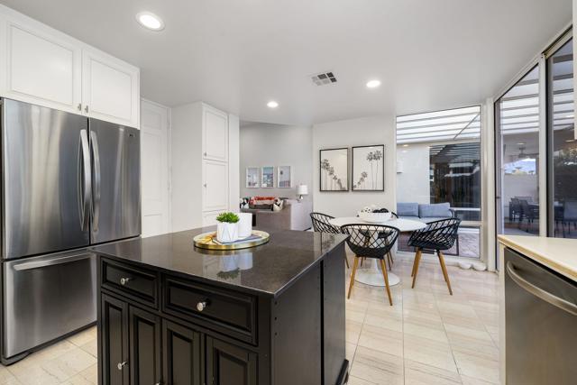 75720 Vista Del Rey, Indian Wells CA: https://media.crmls.org/mediaz/a9655d84-a987-4b3e-a03c-40e7e79a0e4e.jpg