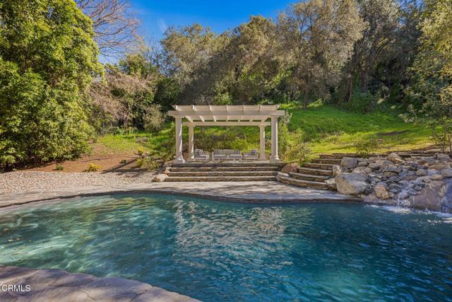 Detail Gallery Image 13 of 50 For 4080 Dover Rd, La Canada Flintridge,  CA 91011 - 5 Beds | 6/1 Baths