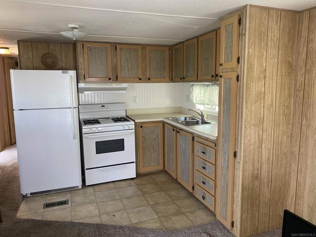 900 Cleveland Street, Oceanside, California 92054, 1 Bedroom Bedrooms, ,1 BathroomBathrooms,Residential,For Sale,Cleveland Street,240021845SD