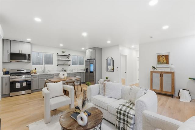 Detail Gallery Image 28 of 69 For 462 464 Emerson St, Chula Vista,  CA 91911 - 7 Beds | 5 Baths