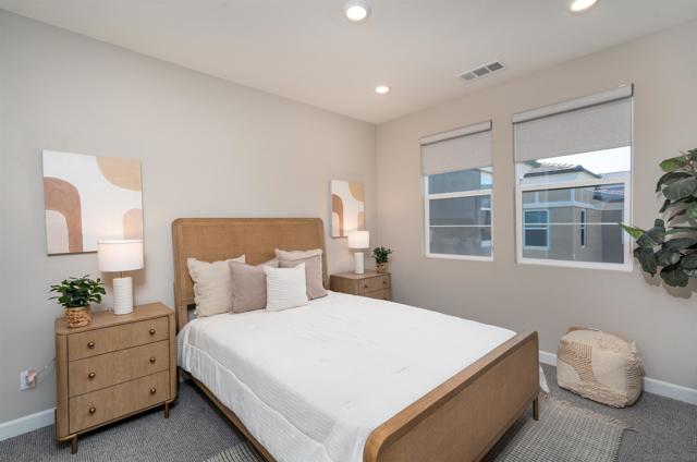 1221 Sunrise View, San Marcos CA: https://media.crmls.org/mediaz/a967deef-134e-4512-82be-3a352a7accd0.jpg