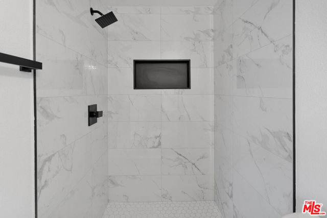 8055 Bangor Avenue, Hesperia CA: https://media.crmls.org/mediaz/a967f07a-7cda-430f-9eba-b00f96276313.jpg