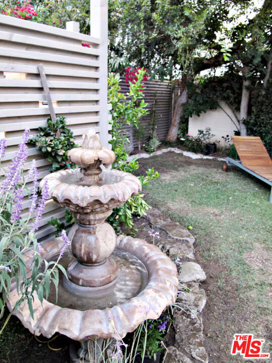 4125 Huron Avenue, Culver City CA: https://media.crmls.org/mediaz/a9683a8c-5431-4704-81de-8676d023a2b2.jpg