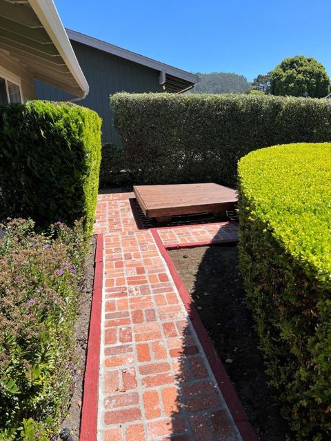 2066 Touraine Lane, Half Moon Bay CA: https://media.crmls.org/mediaz/a9689d5b-62e2-4b3e-b2be-af42665f28e6.jpg